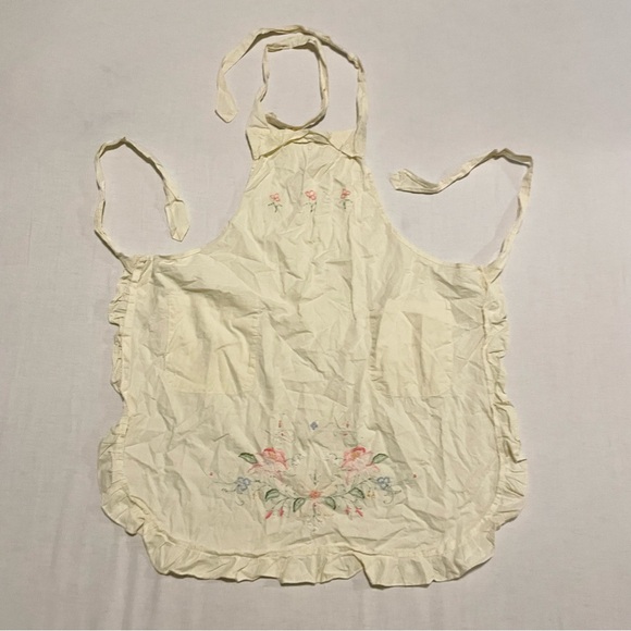 Ruffled Apron with Embroidered Flowers - Picture 11 of 16
